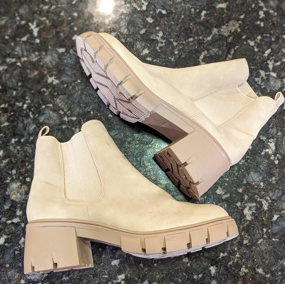 Madden Girl Haven Lug Sole Boots Beige Size 8.5
